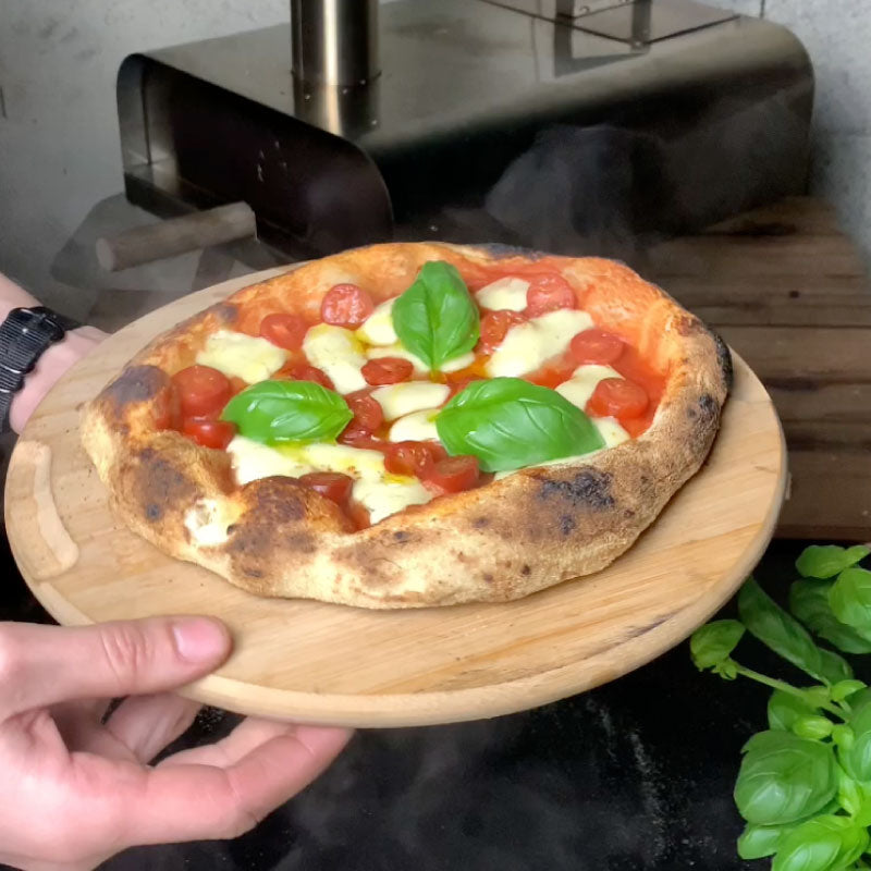 Pizza aux Tomates Cerises et au Basilic